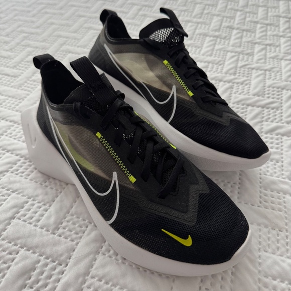 Nike Vista Lite Black Lemon Venom Trainers Woman Lady Size 9 Running Shoes - Picture 2 of 12